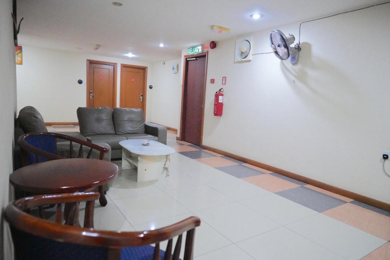 Oyo 89866 Houz Inn Bintulu Exterior photo